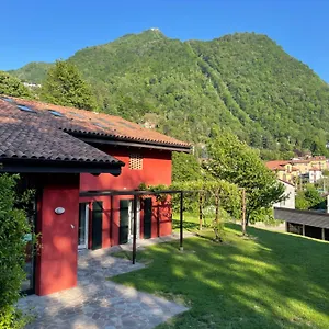 Casa Rossa Hostel